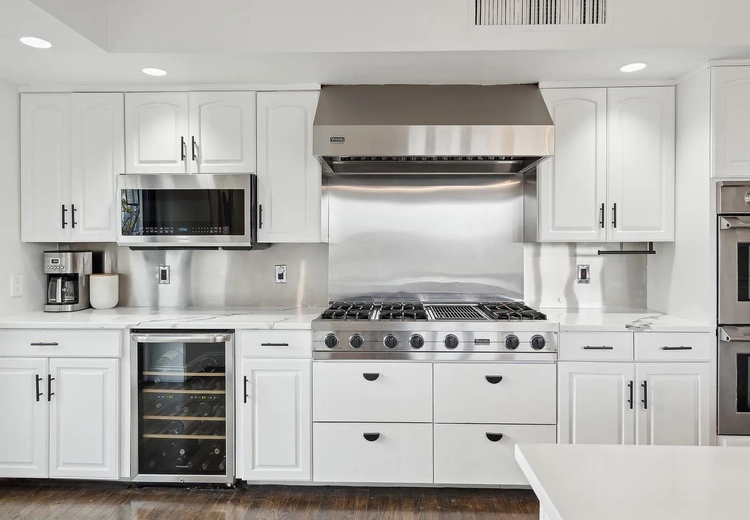 76 HACKENSACK PLANK RD