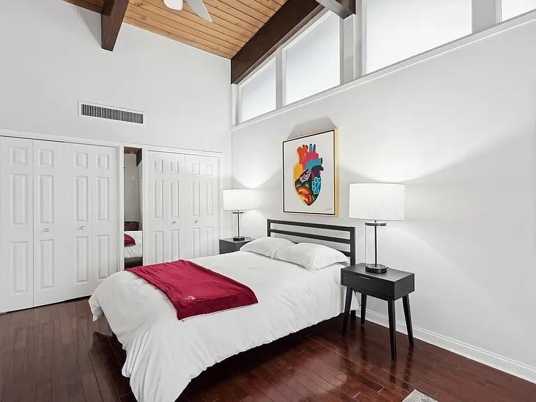 76 HACKENSACK PLANK RD