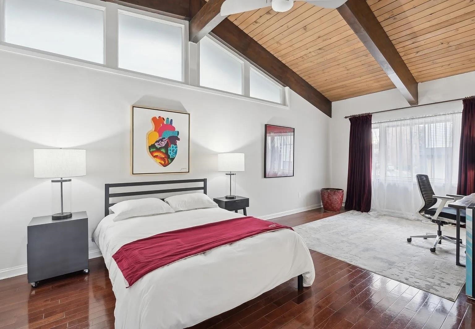 76 HACKENSACK PLANK RD