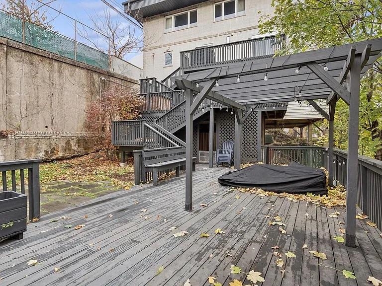 76 HACKENSACK PLANK RD