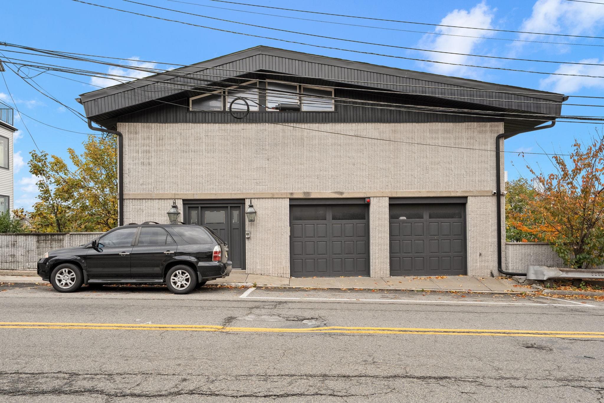 76 HACKENSACK PLANK RD