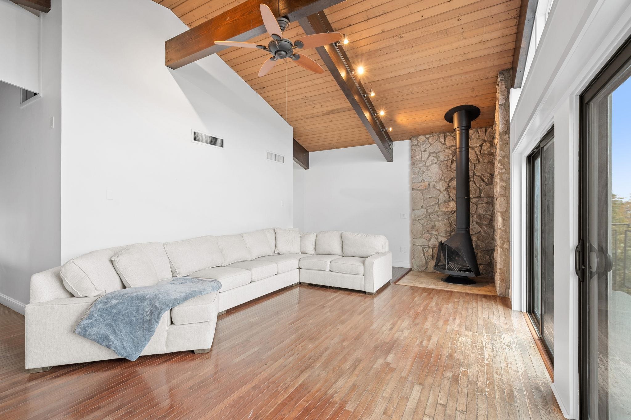 76 HACKENSACK PLANK RD