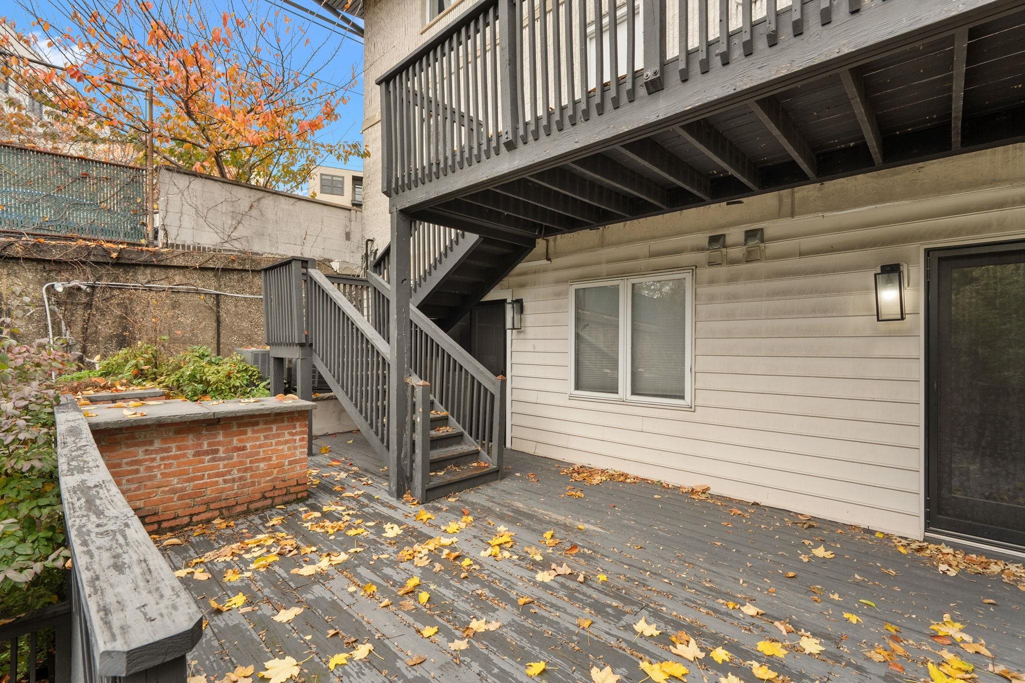 76 HACKENSACK PLANK RD