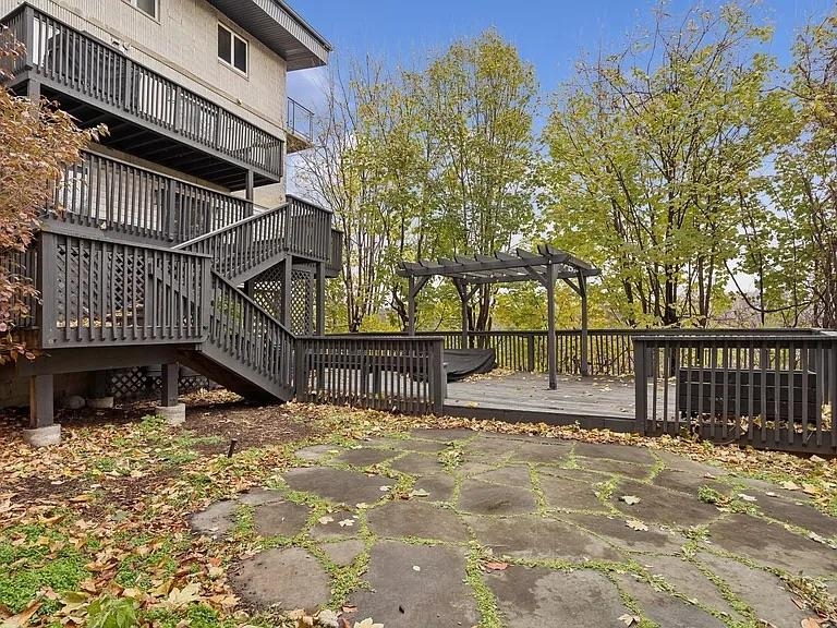 76 HACKENSACK PLANK RD