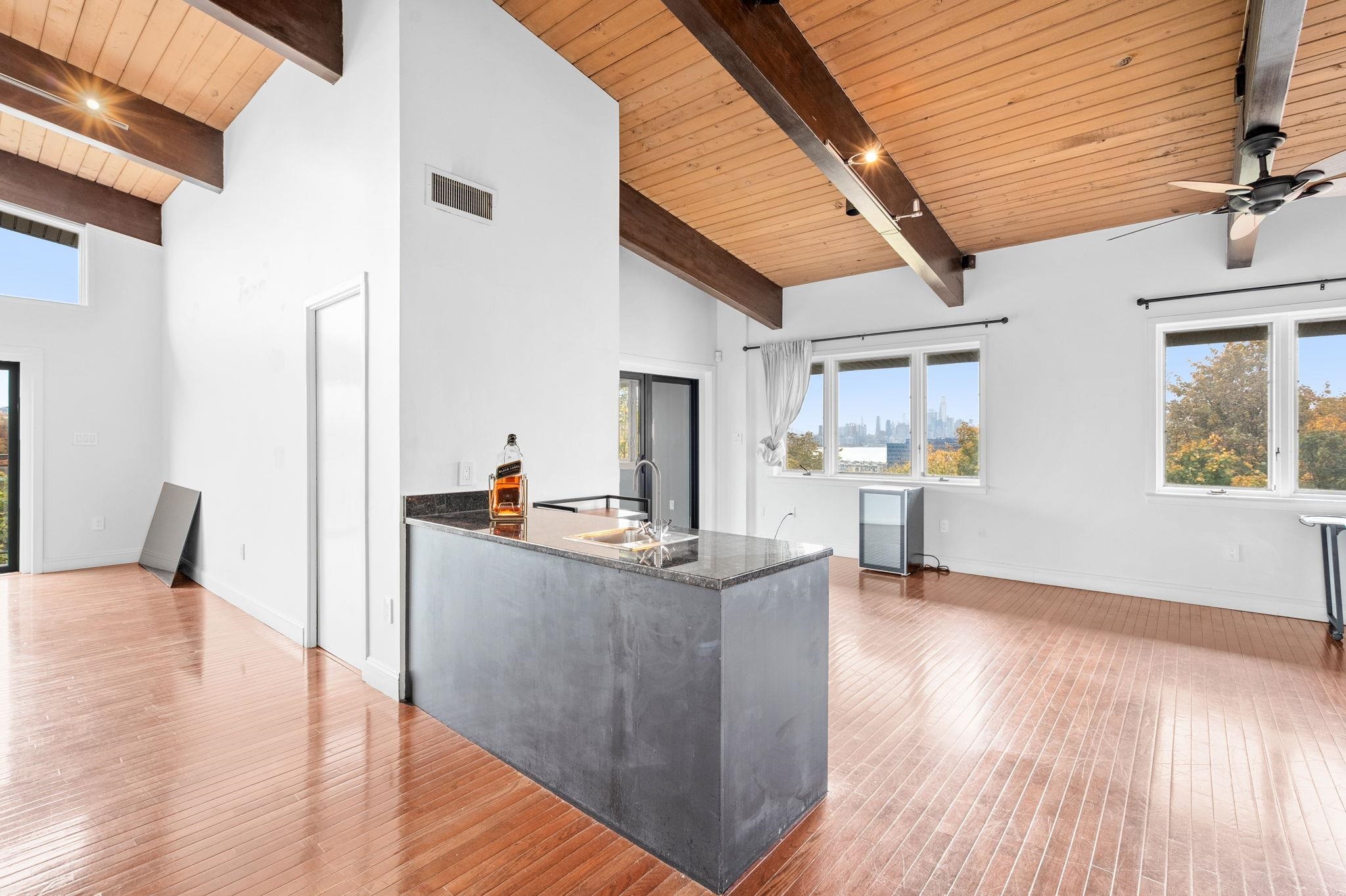 76 HACKENSACK PLANK RD