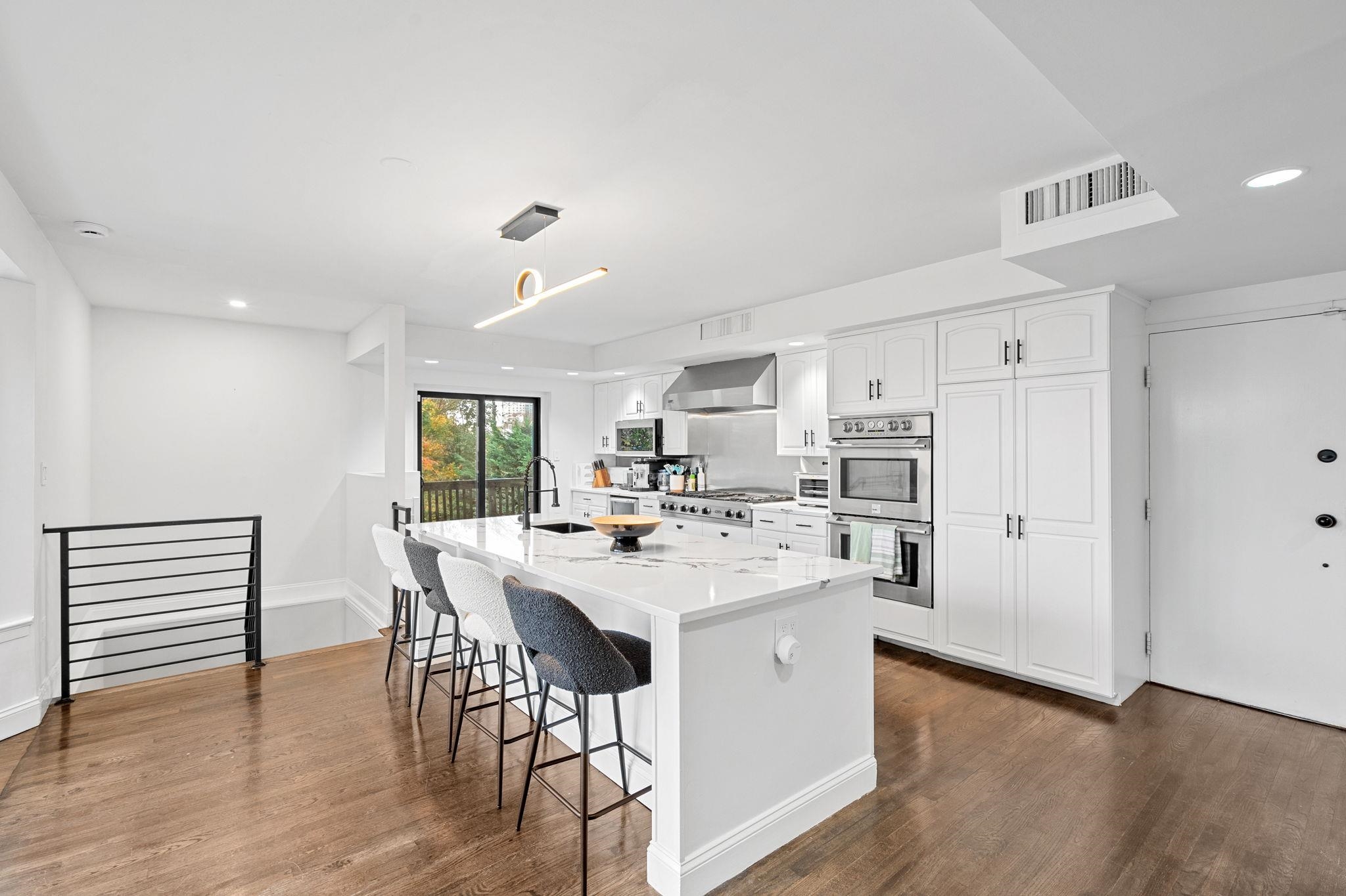 76 HACKENSACK PLANK RD