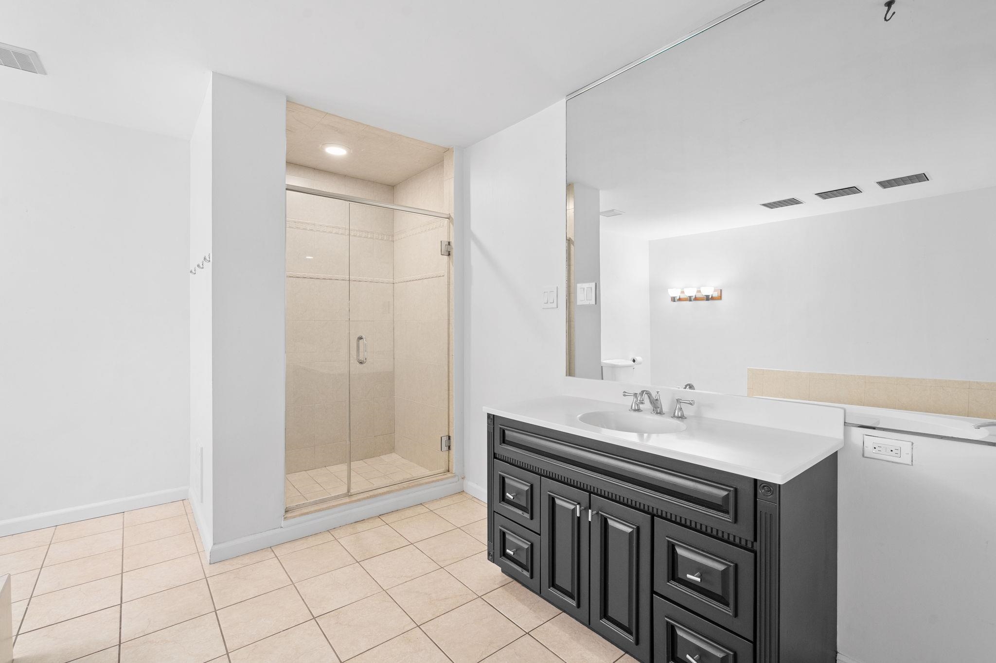 76 HACKENSACK PLANK RD