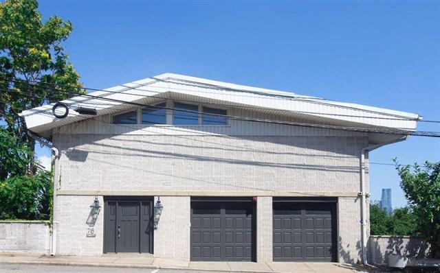 76 HACKENSACK PLANK RD