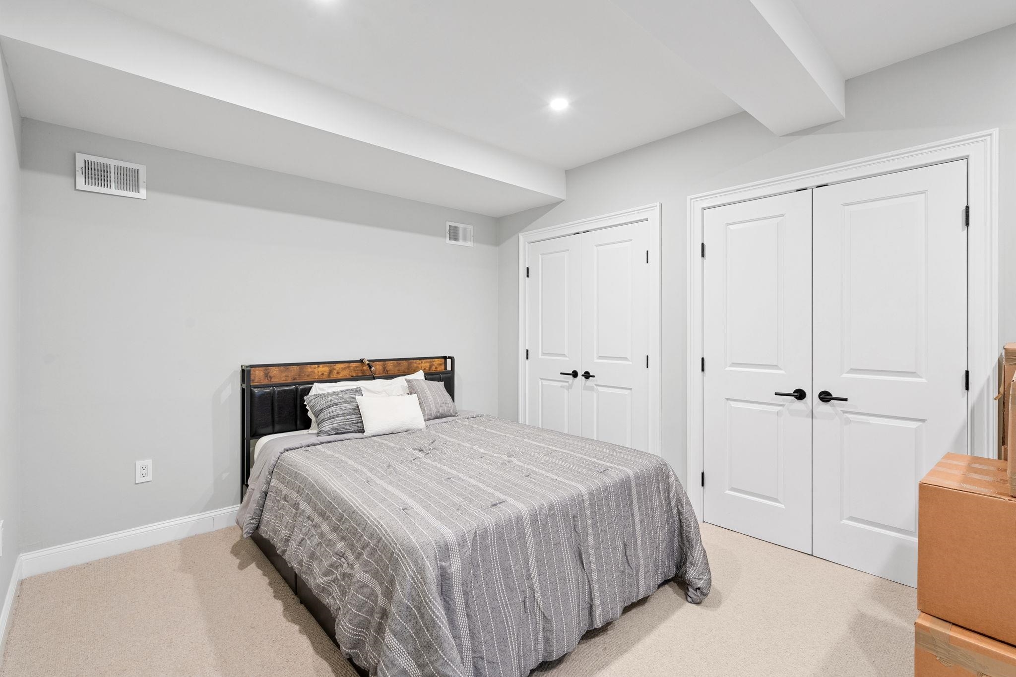 76 HACKENSACK PLANK RD