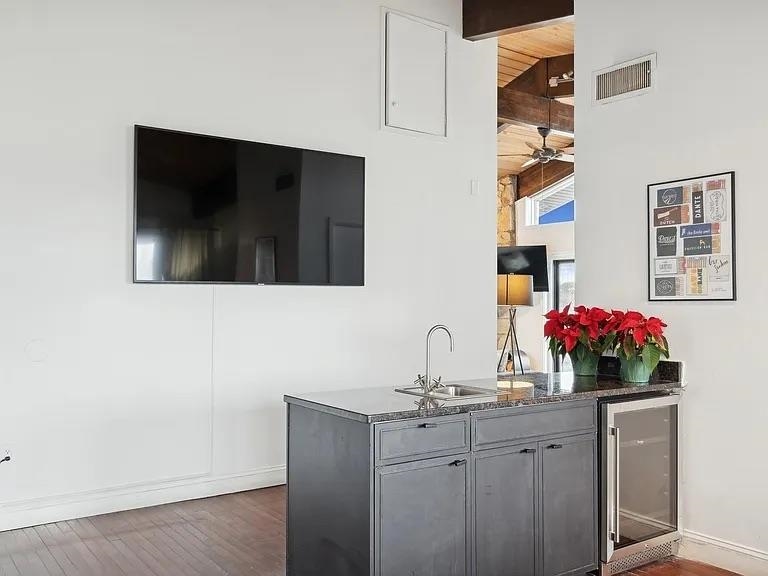 76 HACKENSACK PLANK RD