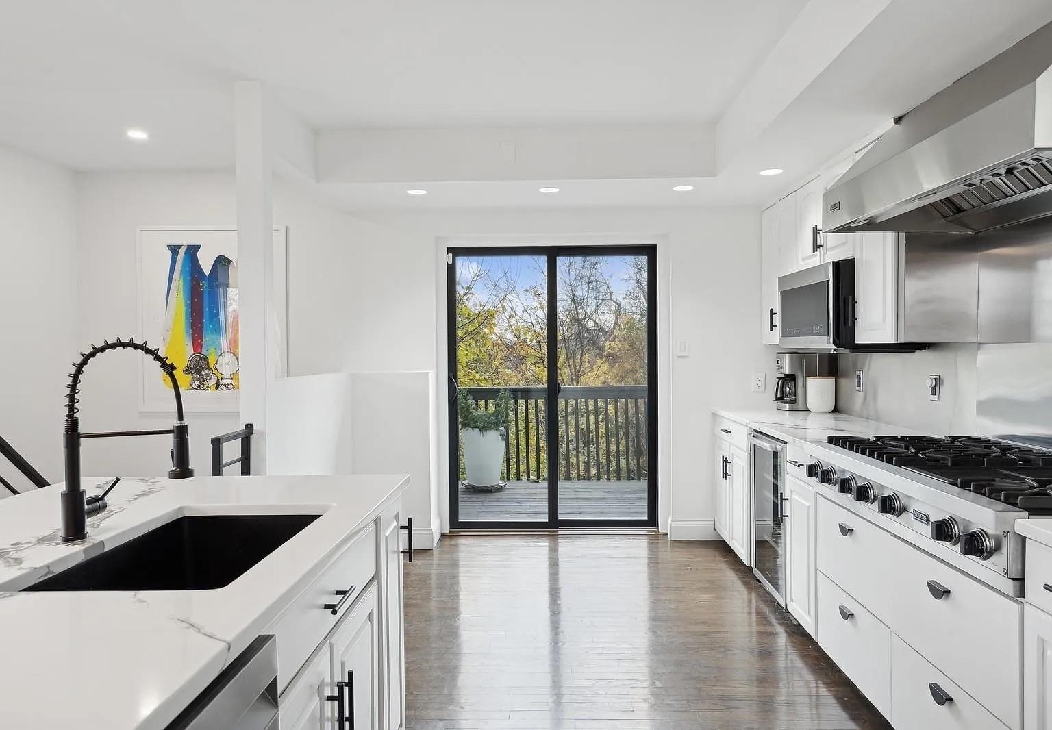 76 HACKENSACK PLANK RD