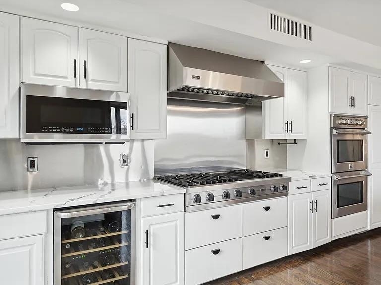 76 HACKENSACK PLANK RD