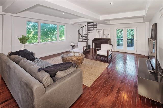 76 HACKENSACK PLANK RD