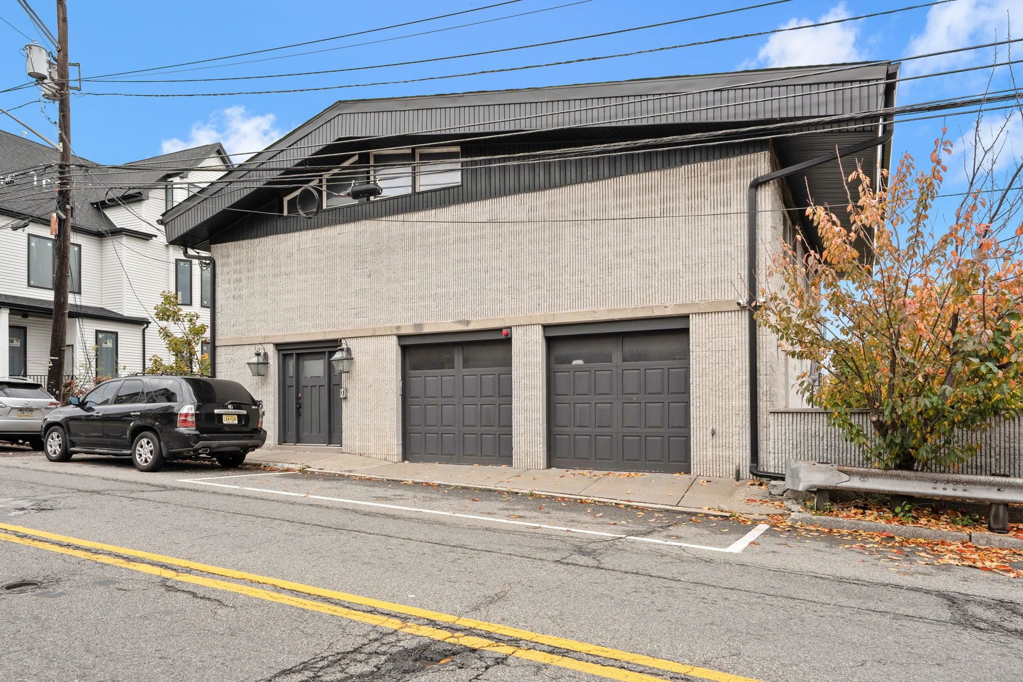 76 HACKENSACK PLANK RD