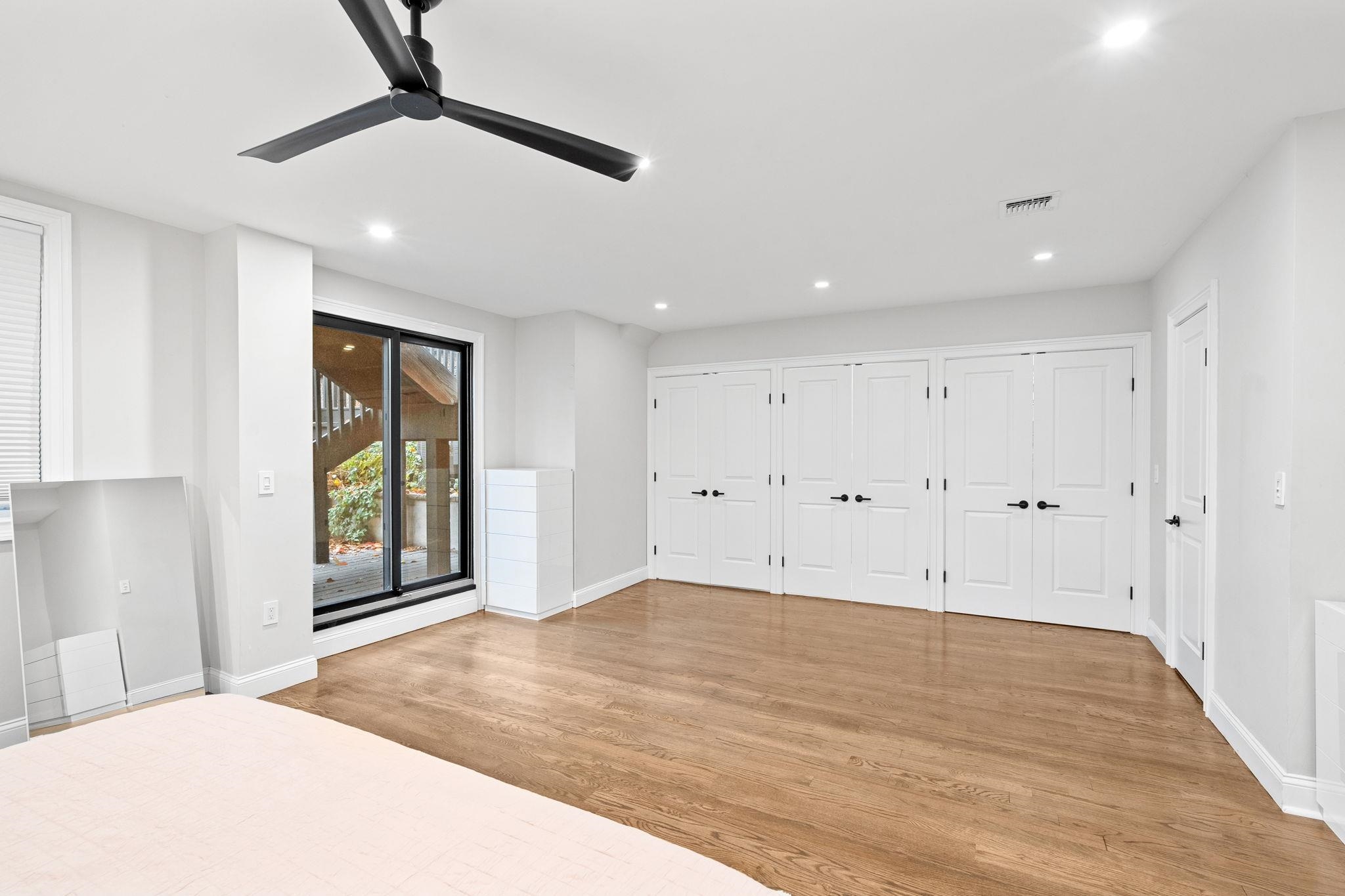 76 HACKENSACK PLANK RD