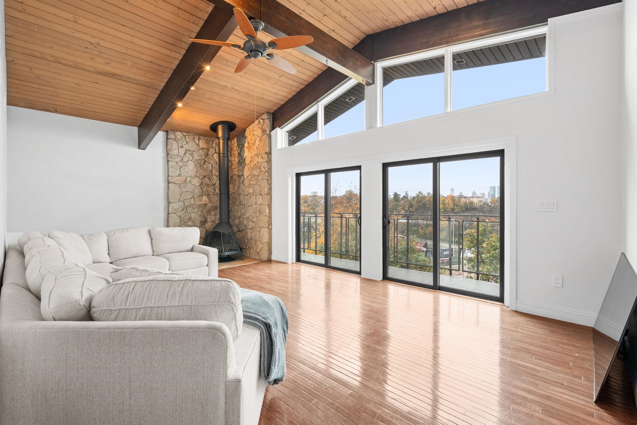 76 HACKENSACK PLANK RD