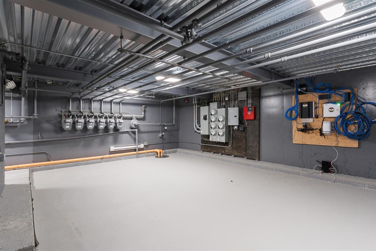 151 WEBSTER AVE Unit: 101