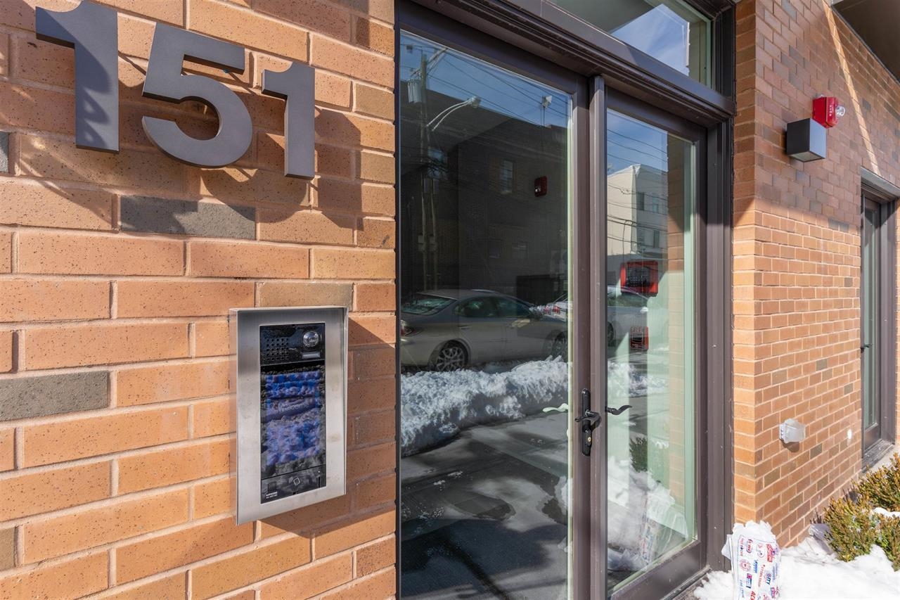 151 WEBSTER AVE Unit: 101