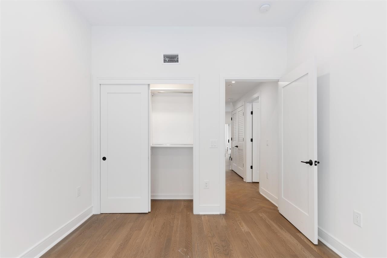 151 WEBSTER AVE Unit: 101