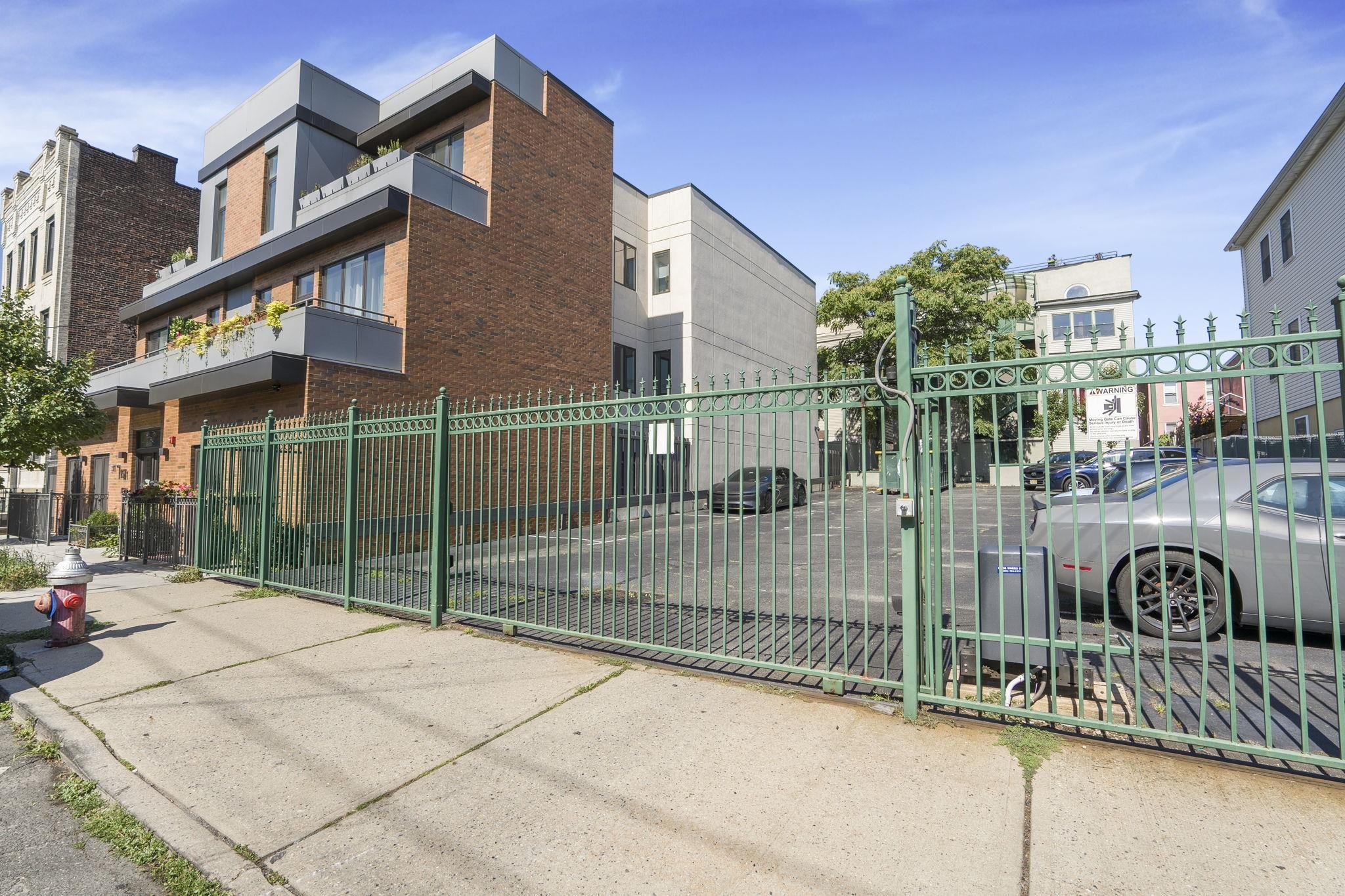 151 WEBSTER AVE Unit: 101