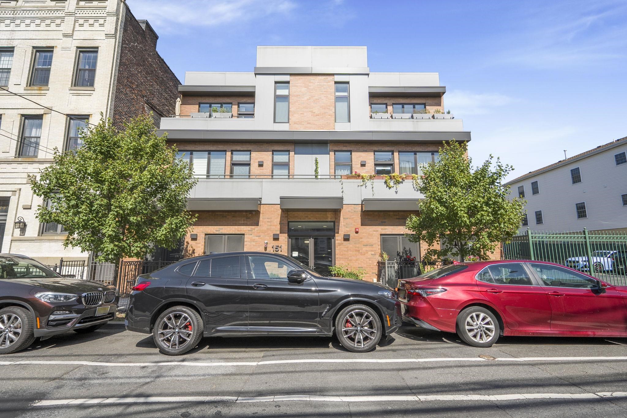 151 WEBSTER AVE Unit: 101