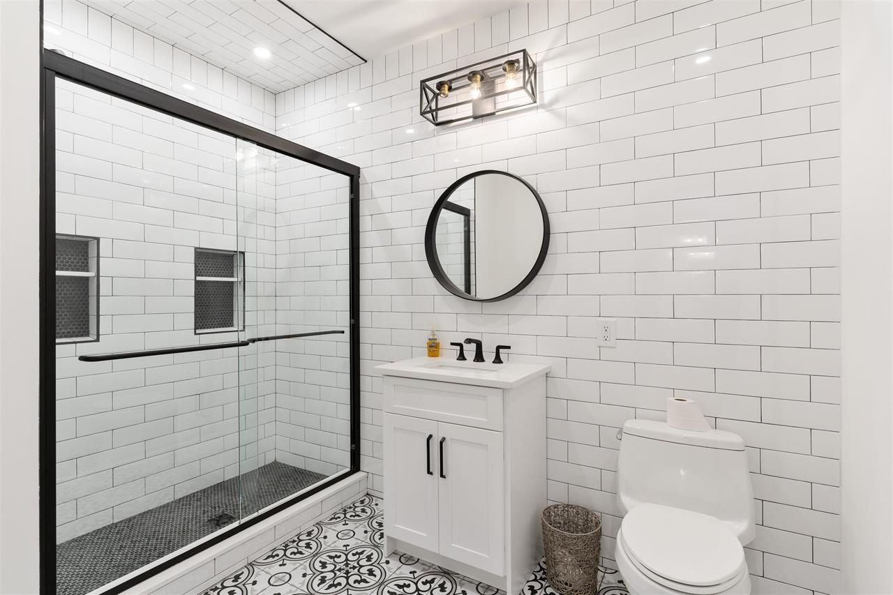 151 WEBSTER AVE Unit: 101