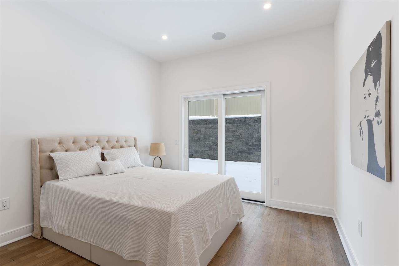 151 WEBSTER AVE Unit: 101