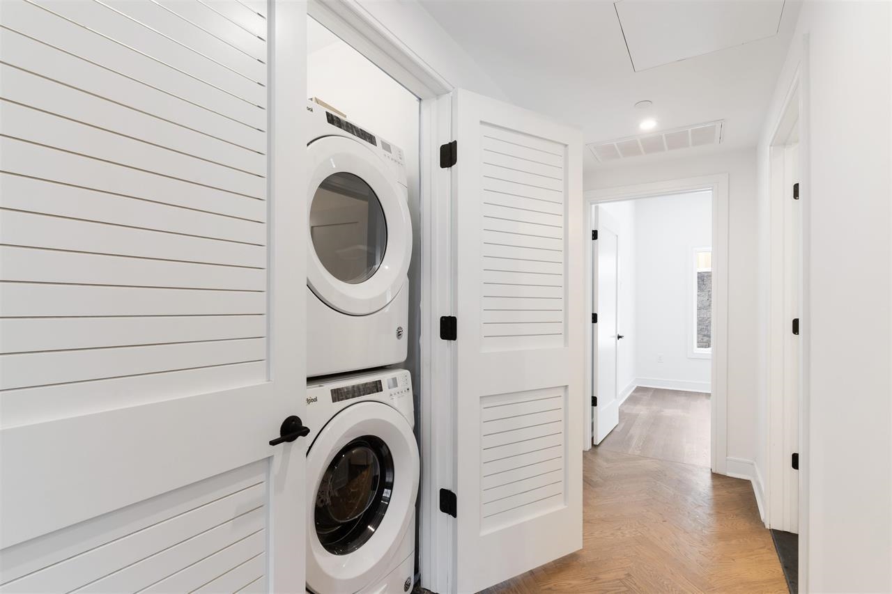 151 WEBSTER AVE Unit: 101