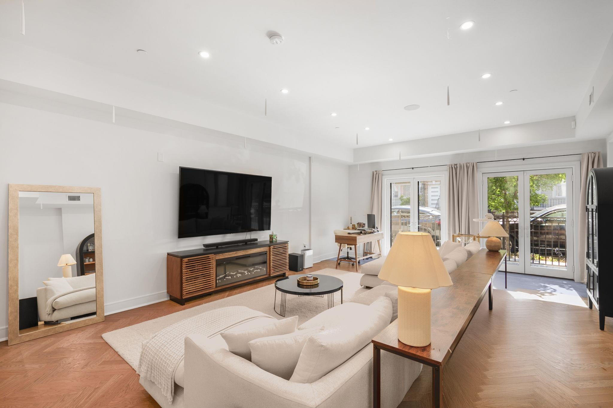 151 WEBSTER AVE Unit: 101