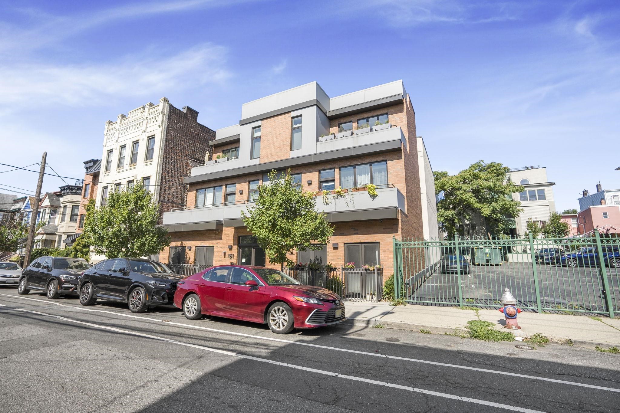 151 WEBSTER AVE Unit: 101