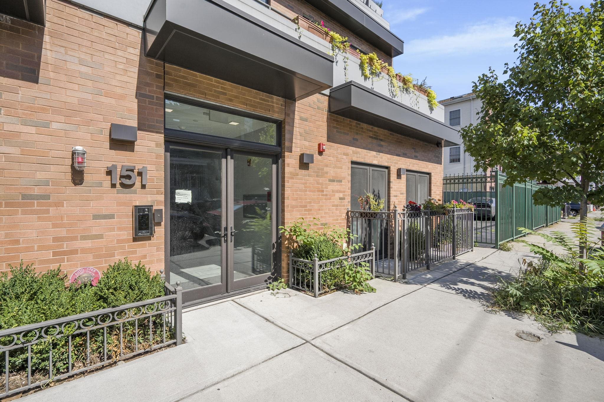 151 WEBSTER AVE Unit: 101