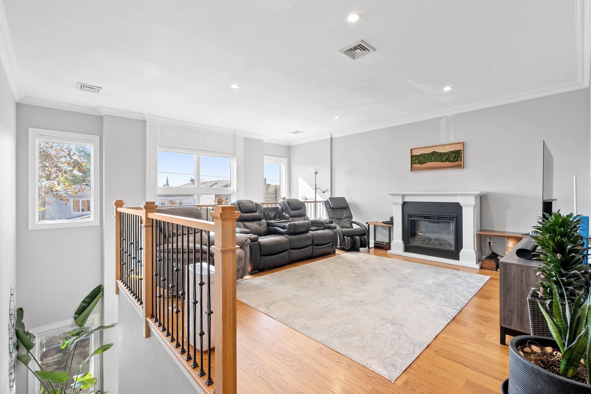 94 LEONARD ST Unit: 2