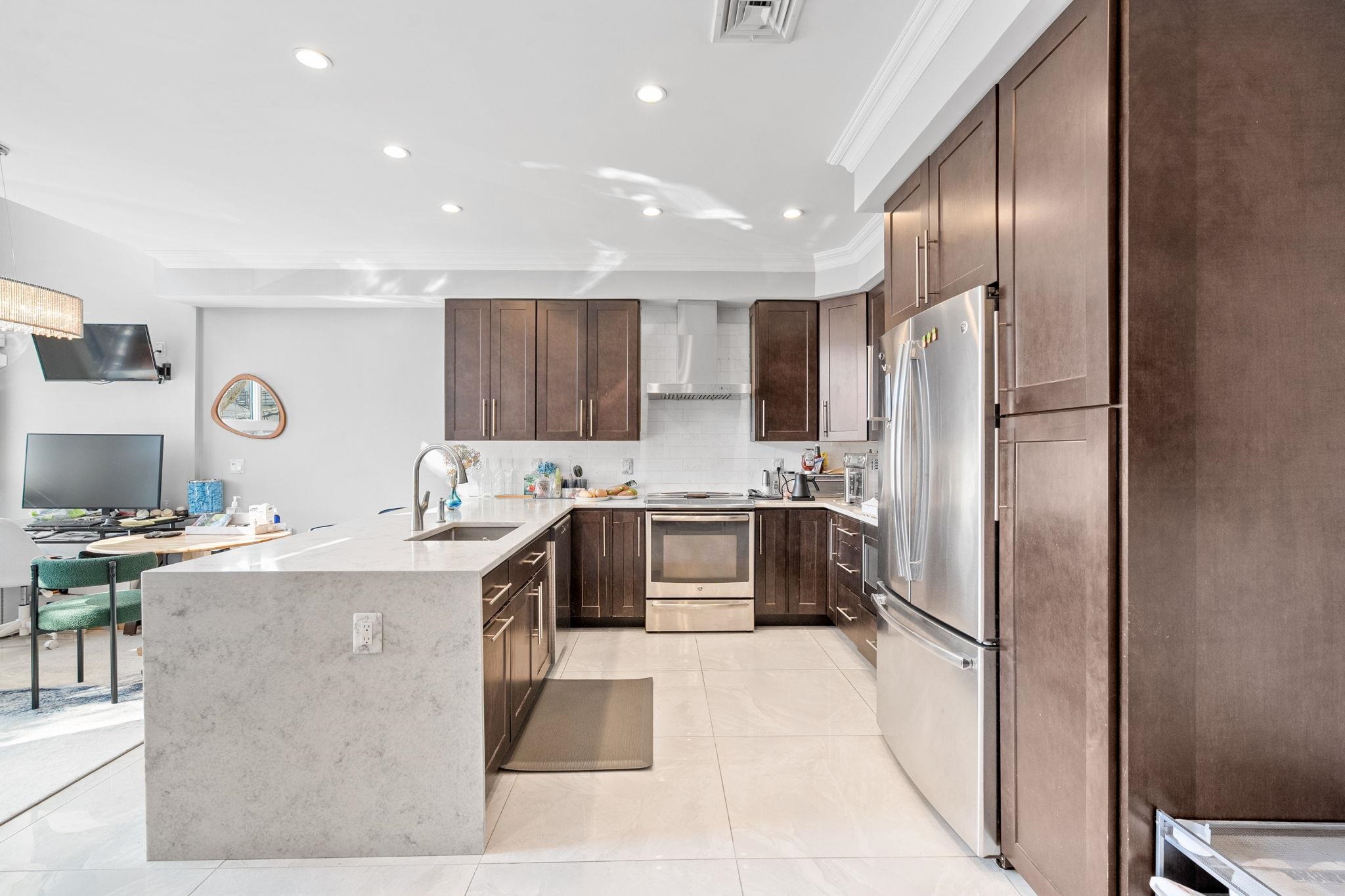 94 LEONARD ST Unit: 2