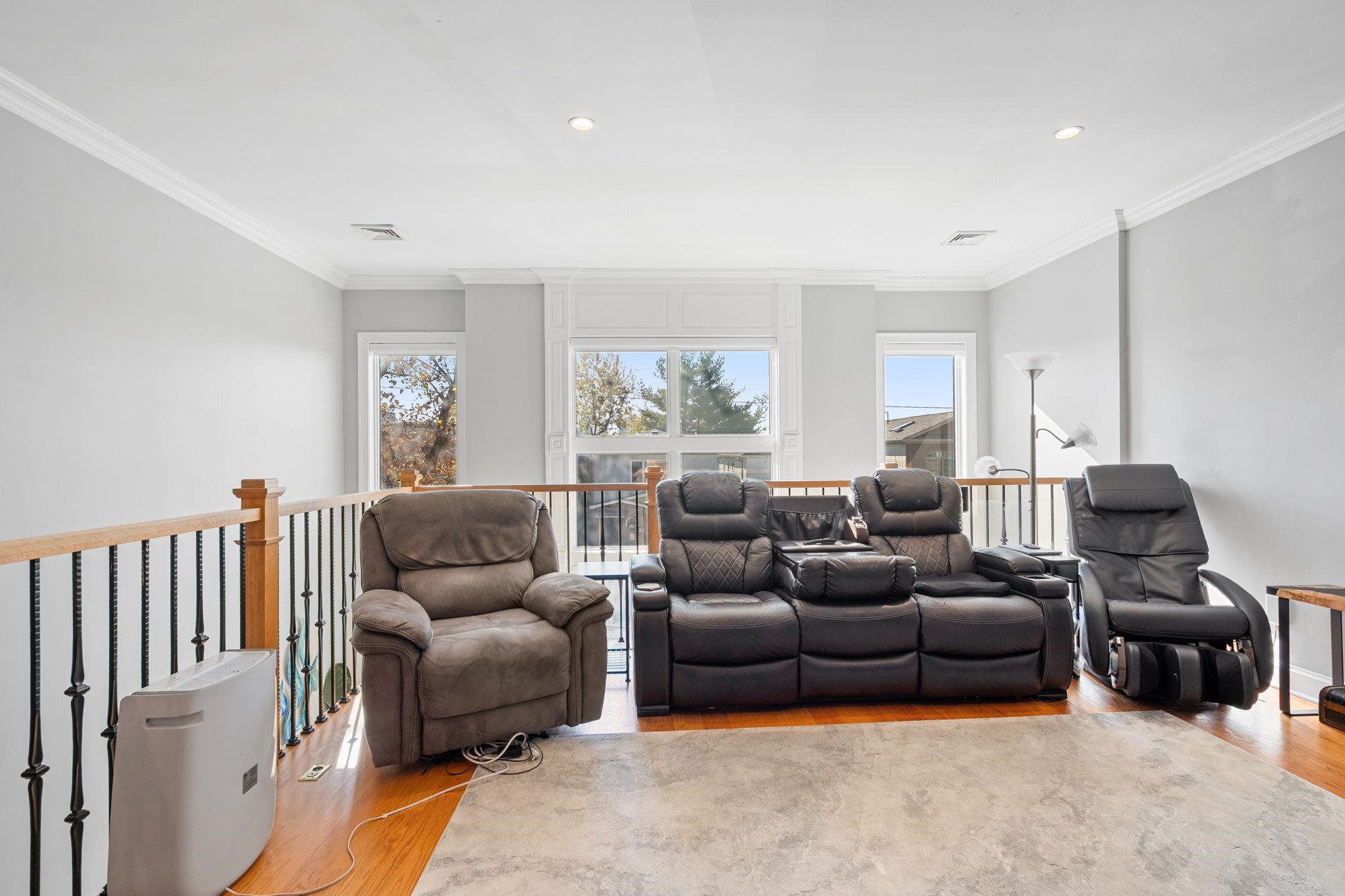 94 LEONARD ST Unit: 2