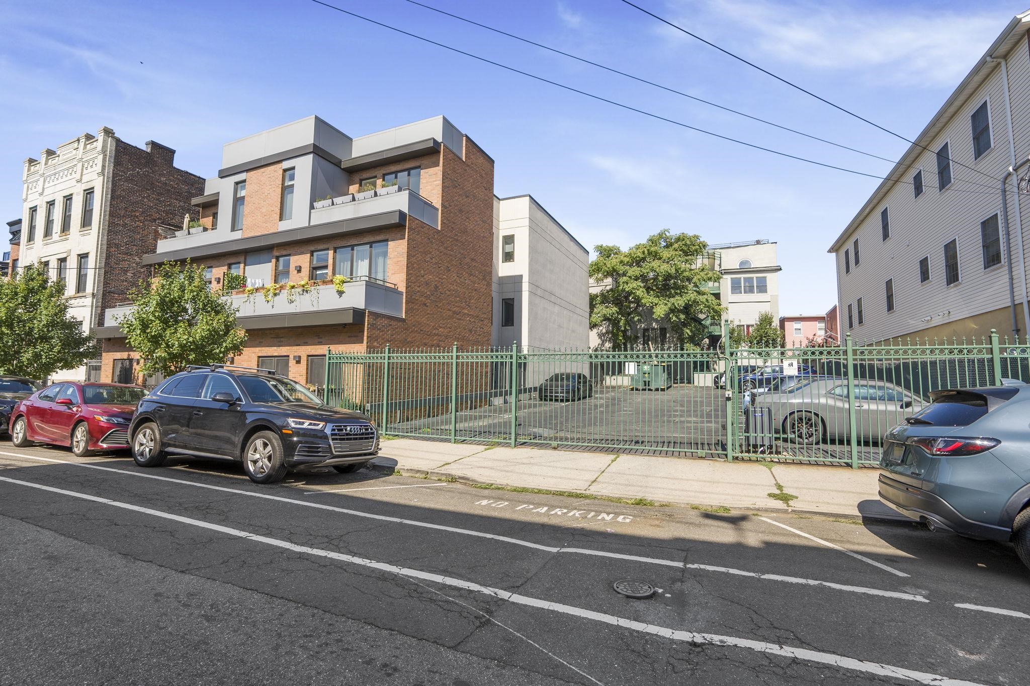 151 WEBSTER AVE Unit: 101