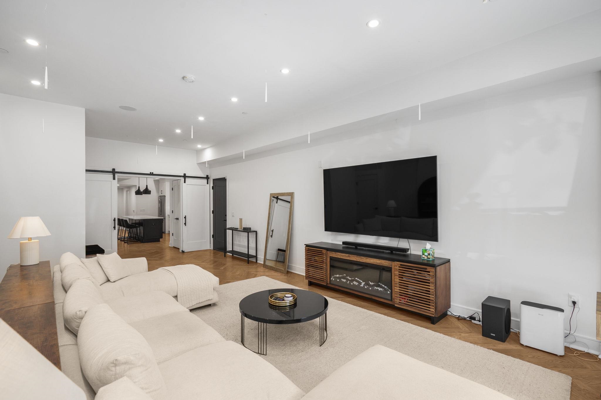 151 WEBSTER AVE Unit: 101