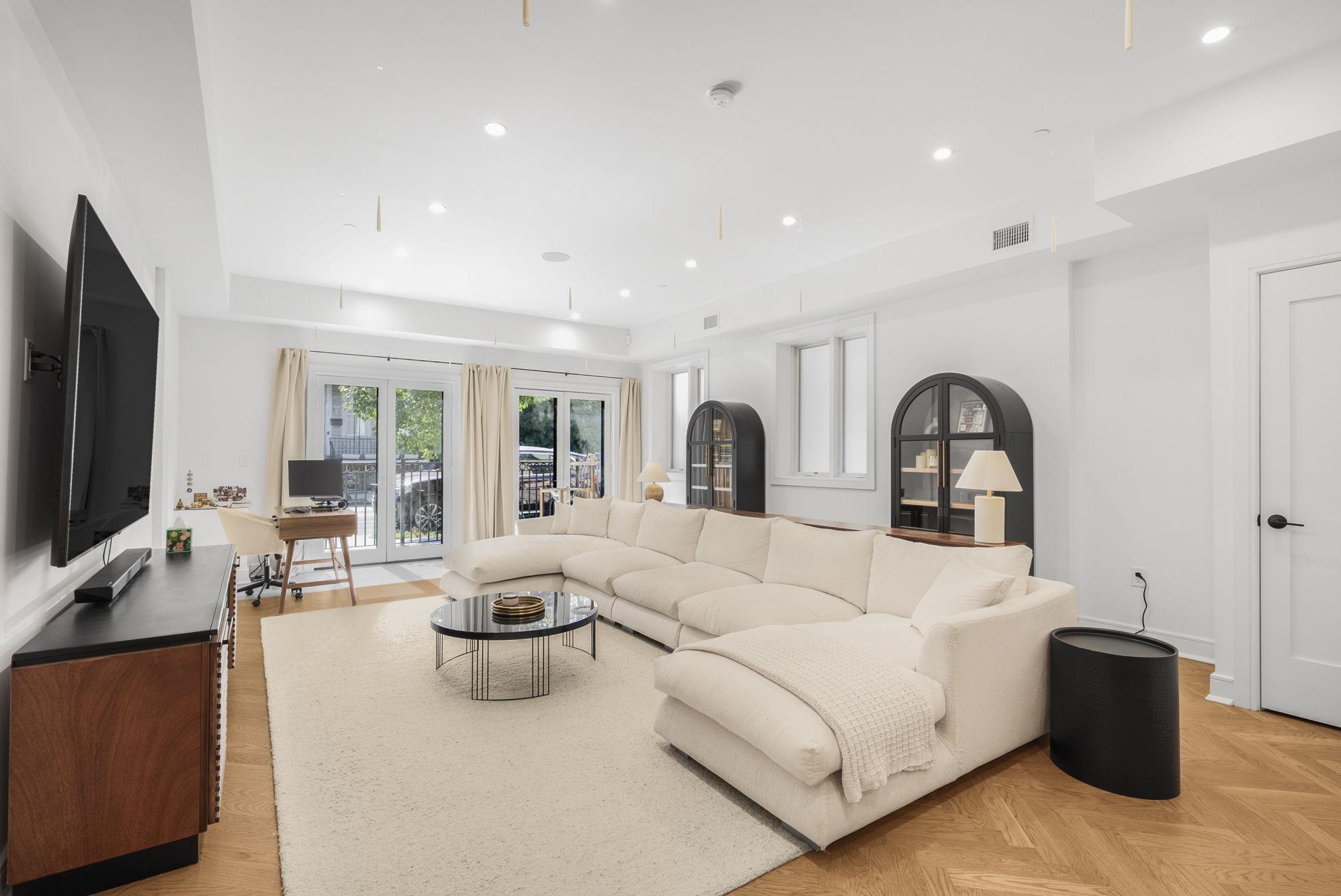 151 WEBSTER AVE Unit: 101