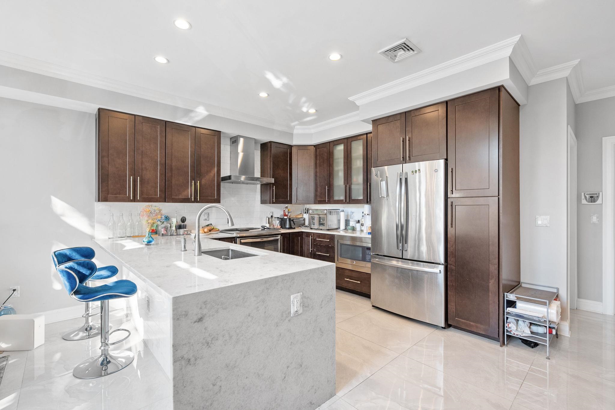 94 LEONARD ST Unit: 2