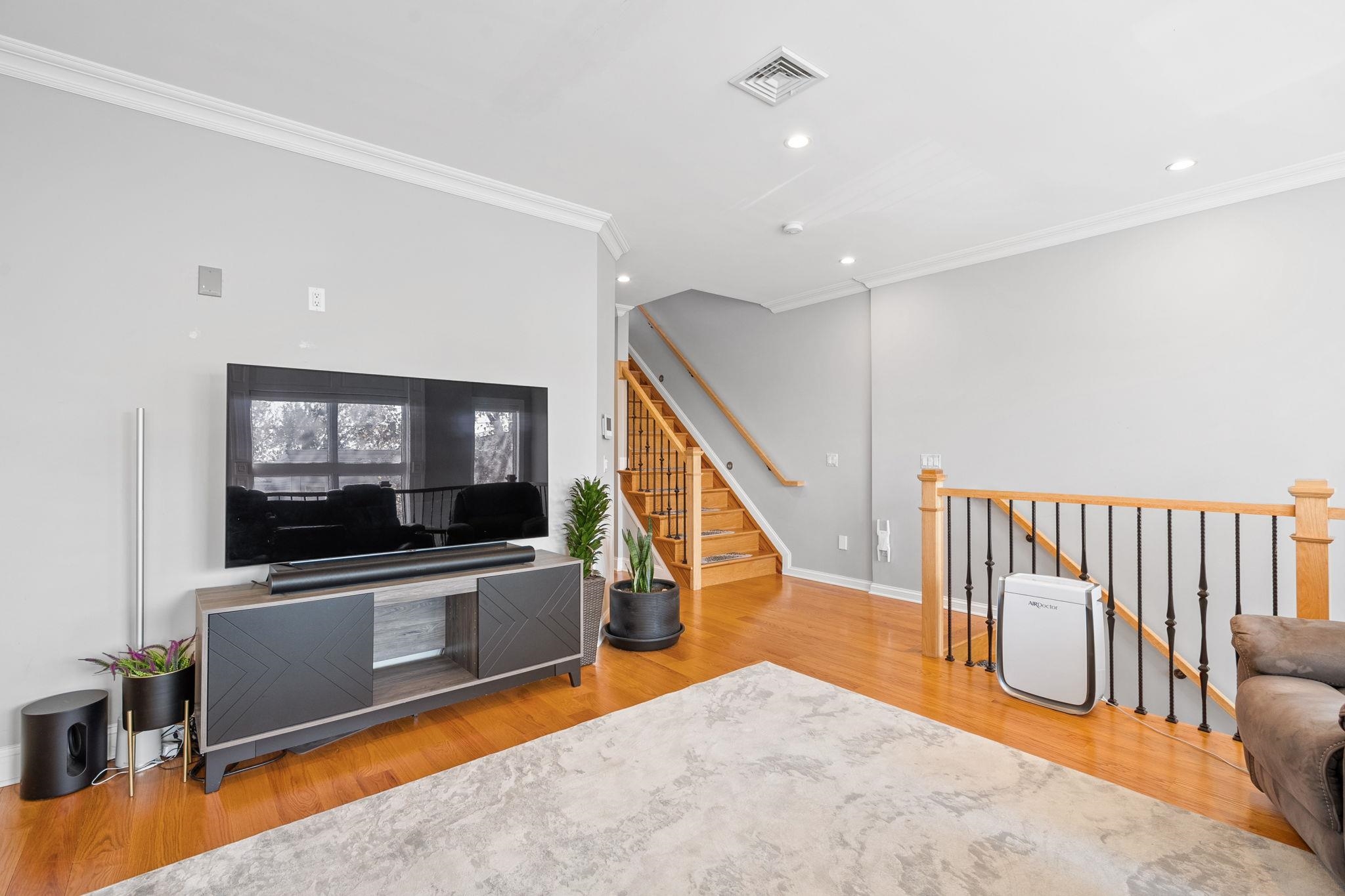 94 LEONARD ST Unit: 2
