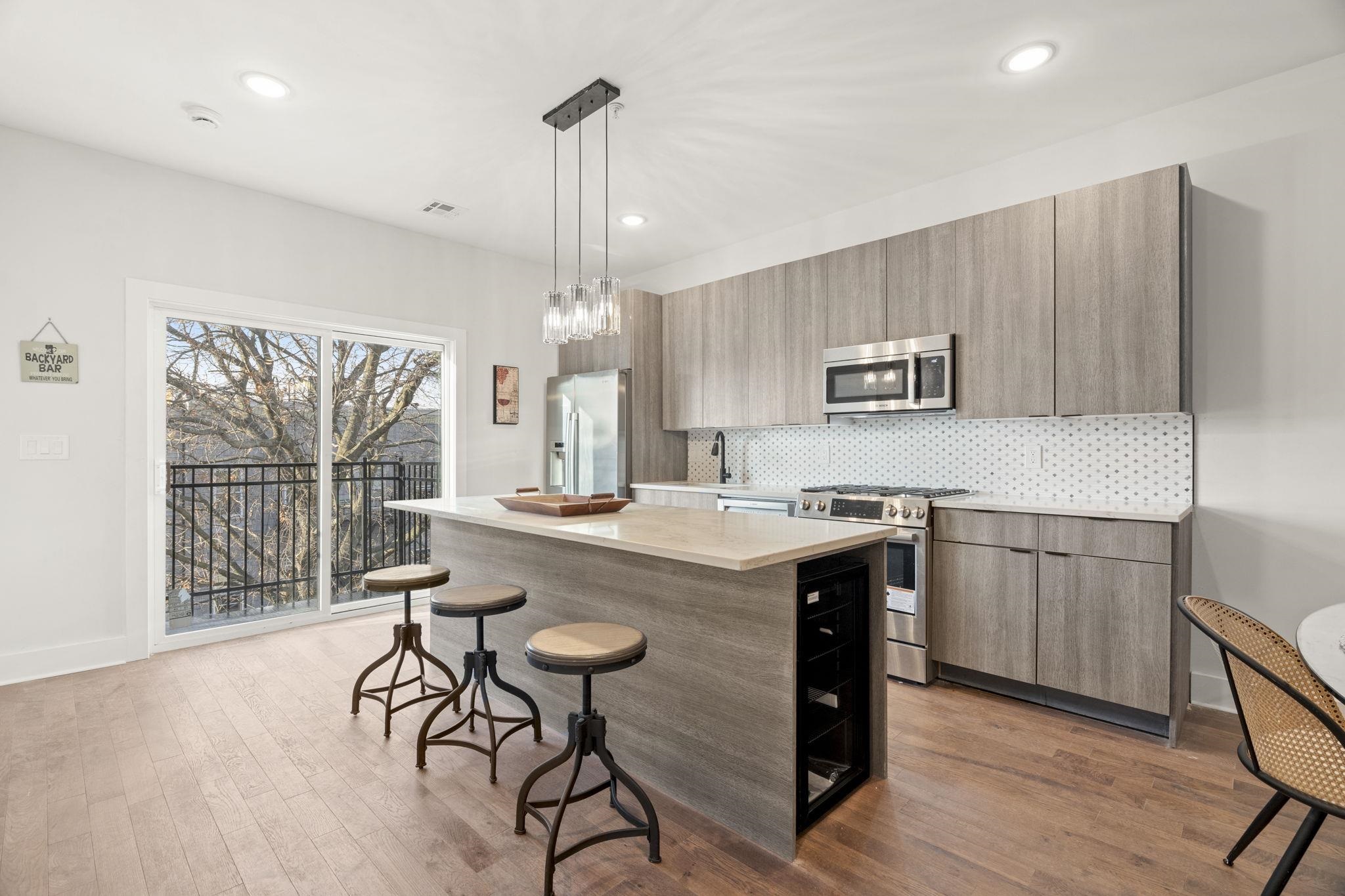 547 PALISADE AVE Unit: 3