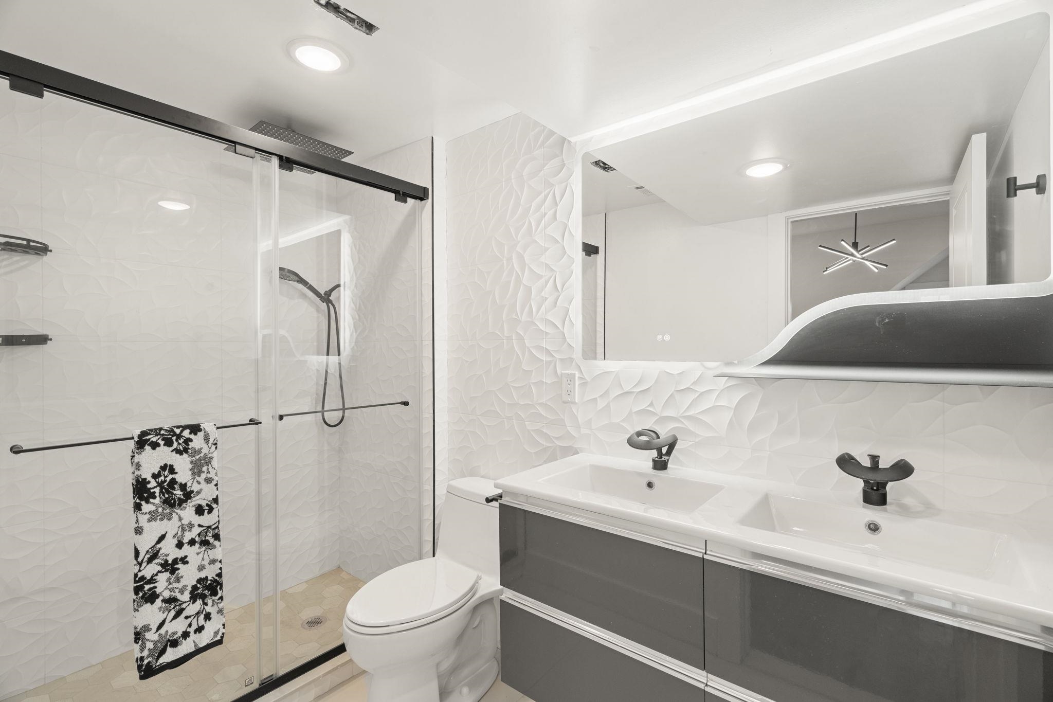 547 PALISADE AVE Unit: 3