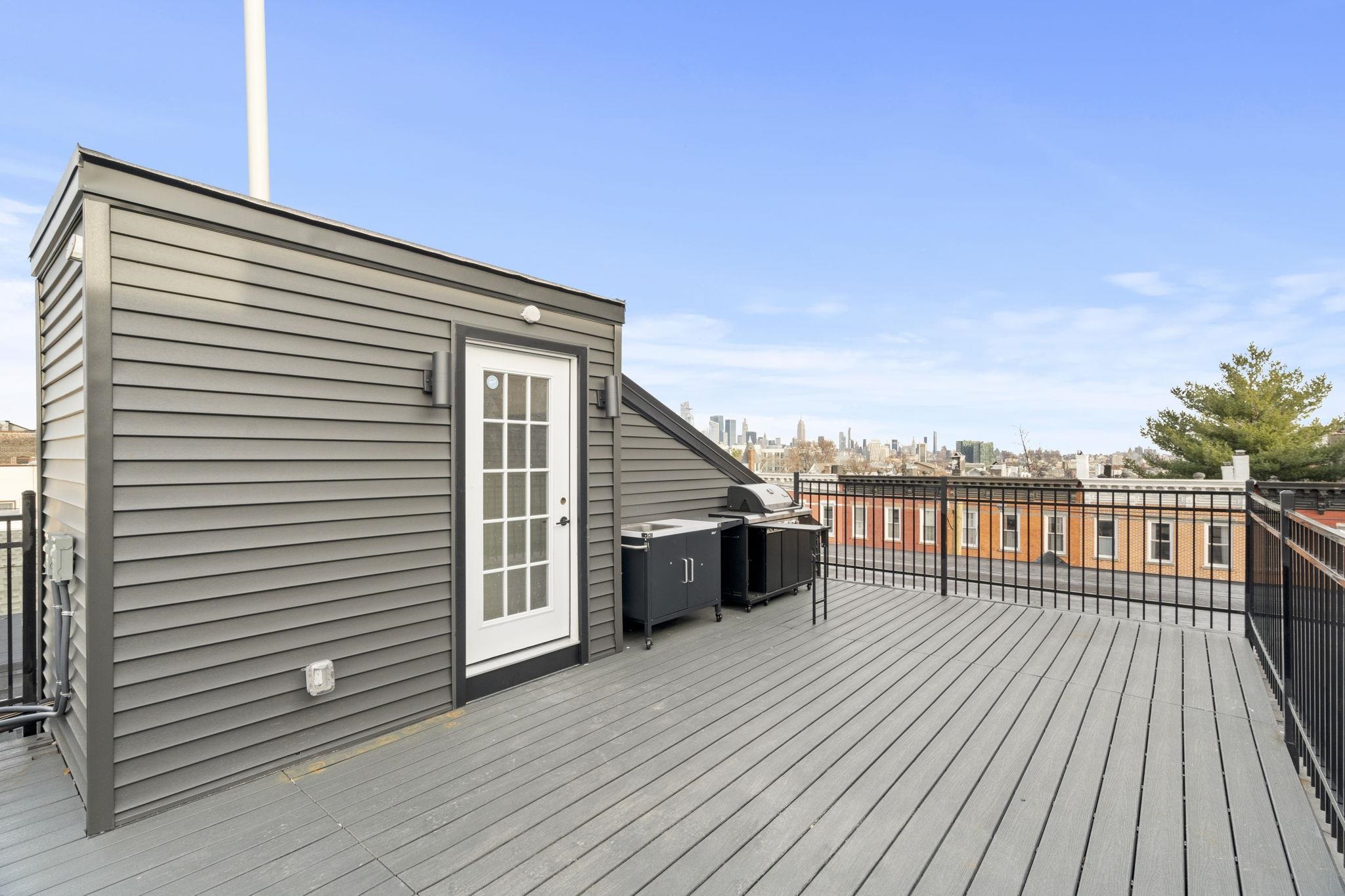 547 PALISADE AVE Unit: 3