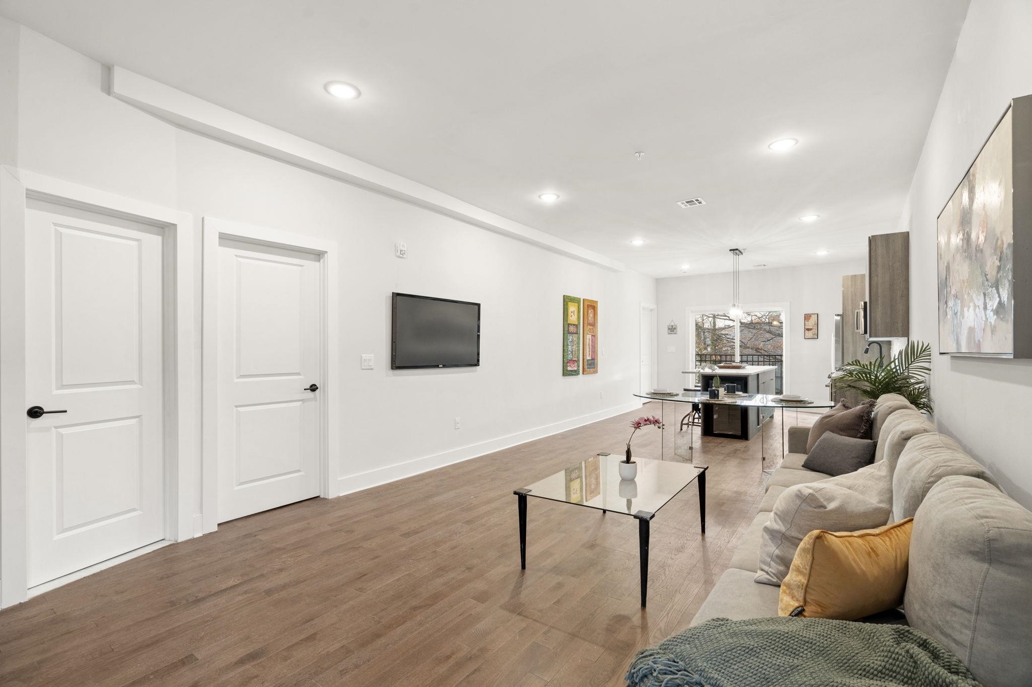 547 PALISADE AVE Unit: 3