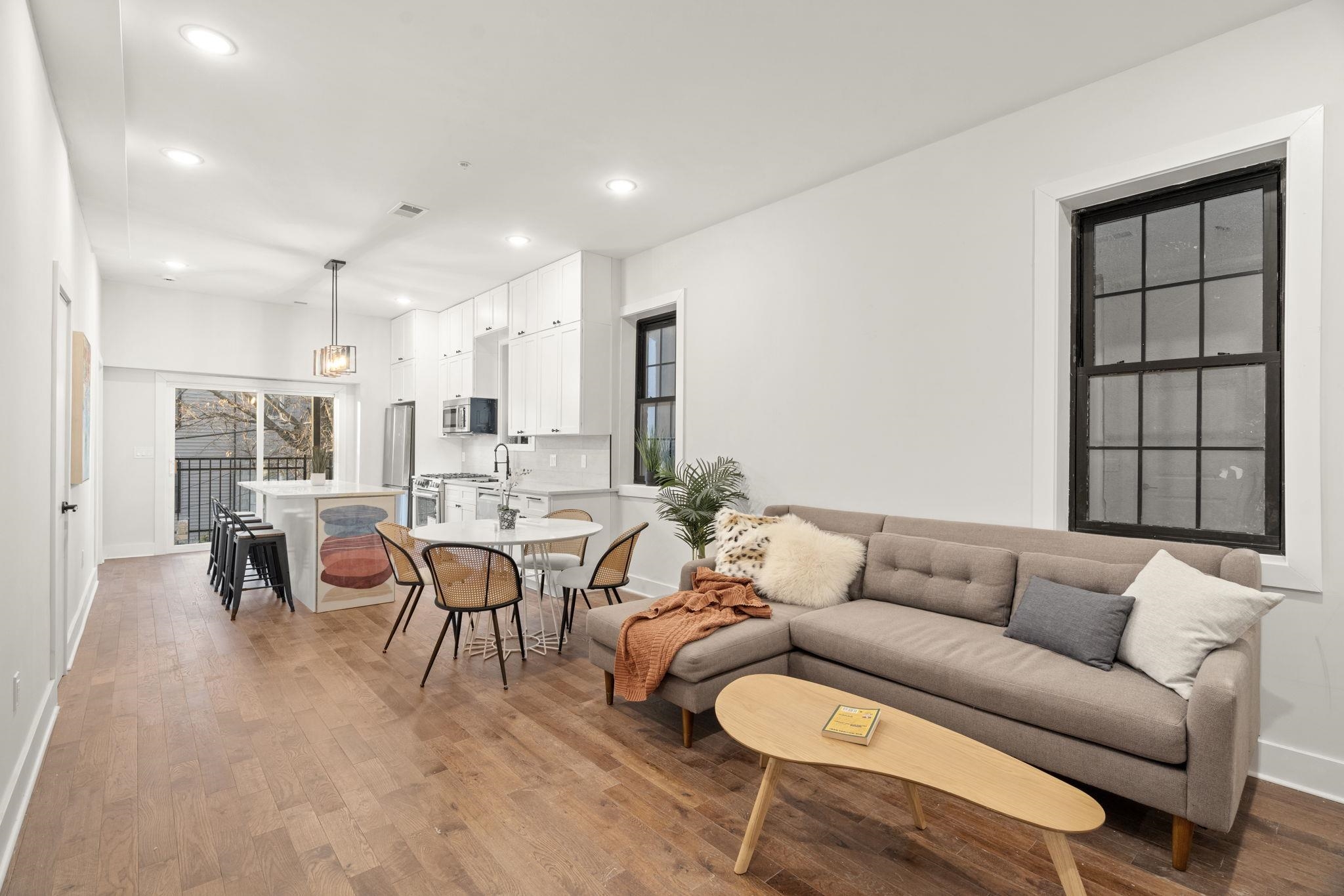 547 PALISADE AVE Unit: 2