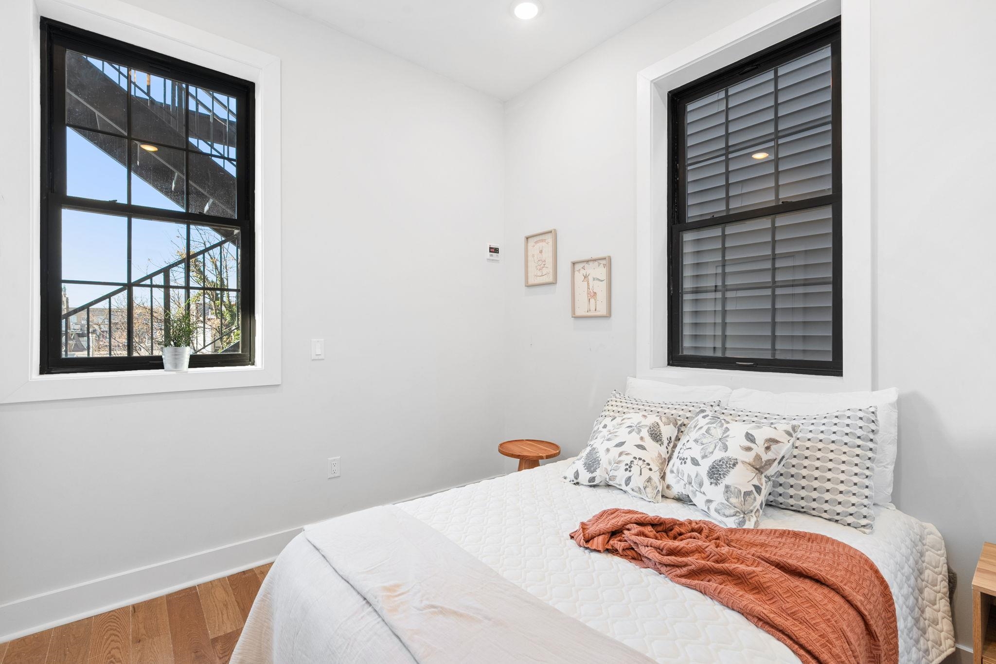 545 PALISADE AVE Unit: 2