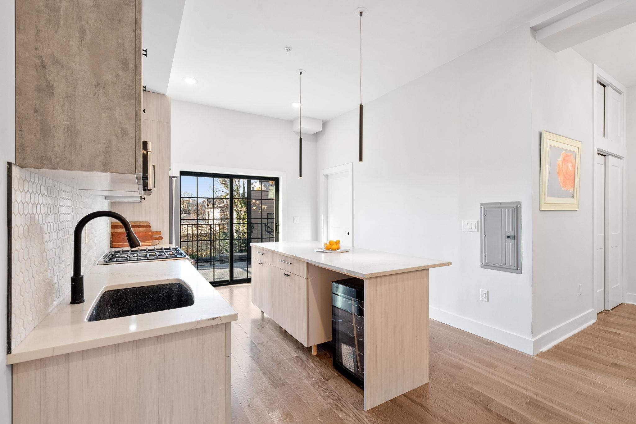 545 PALISADE AVE Unit: 2