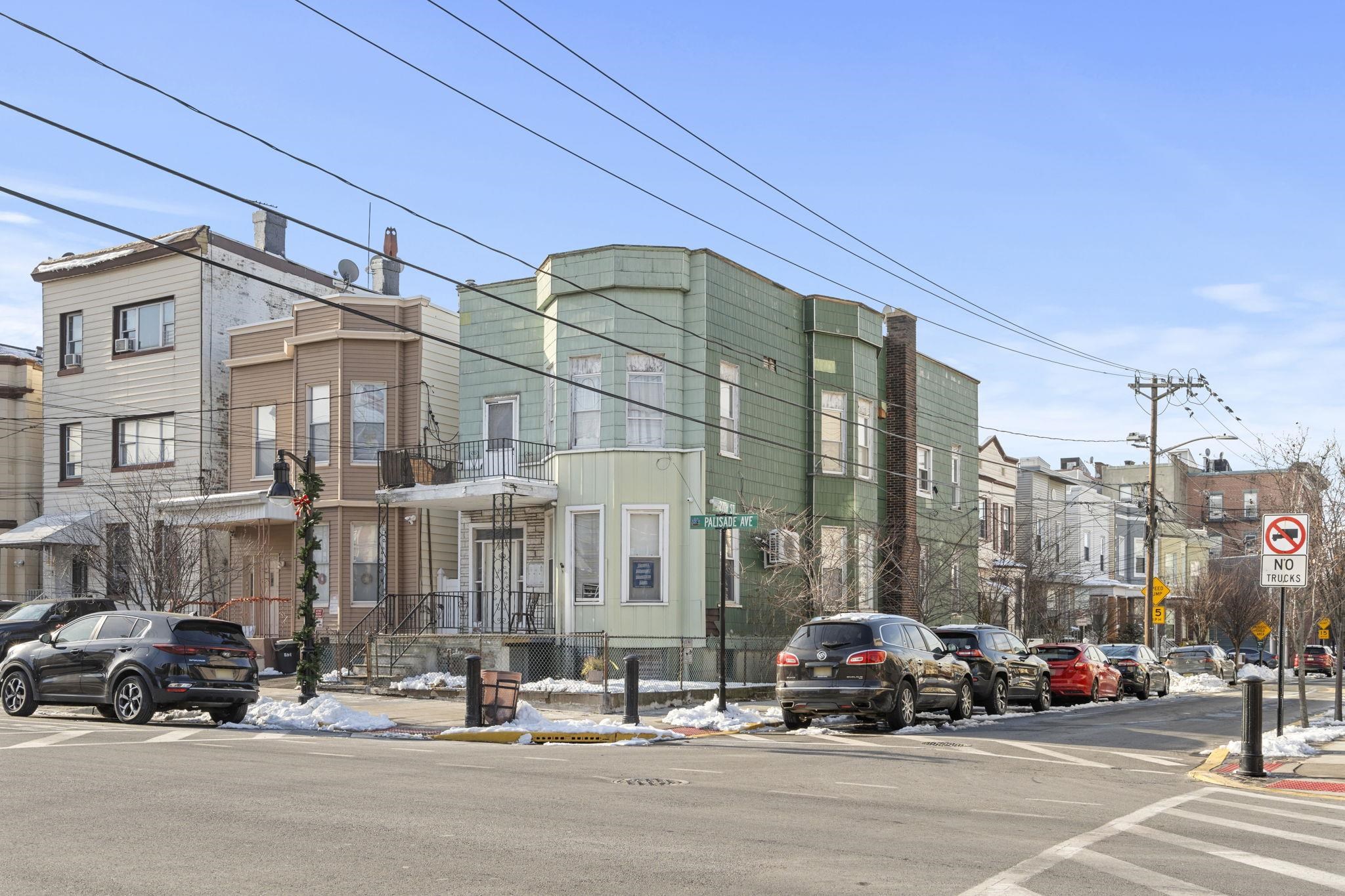 2615 PALISADE AVE