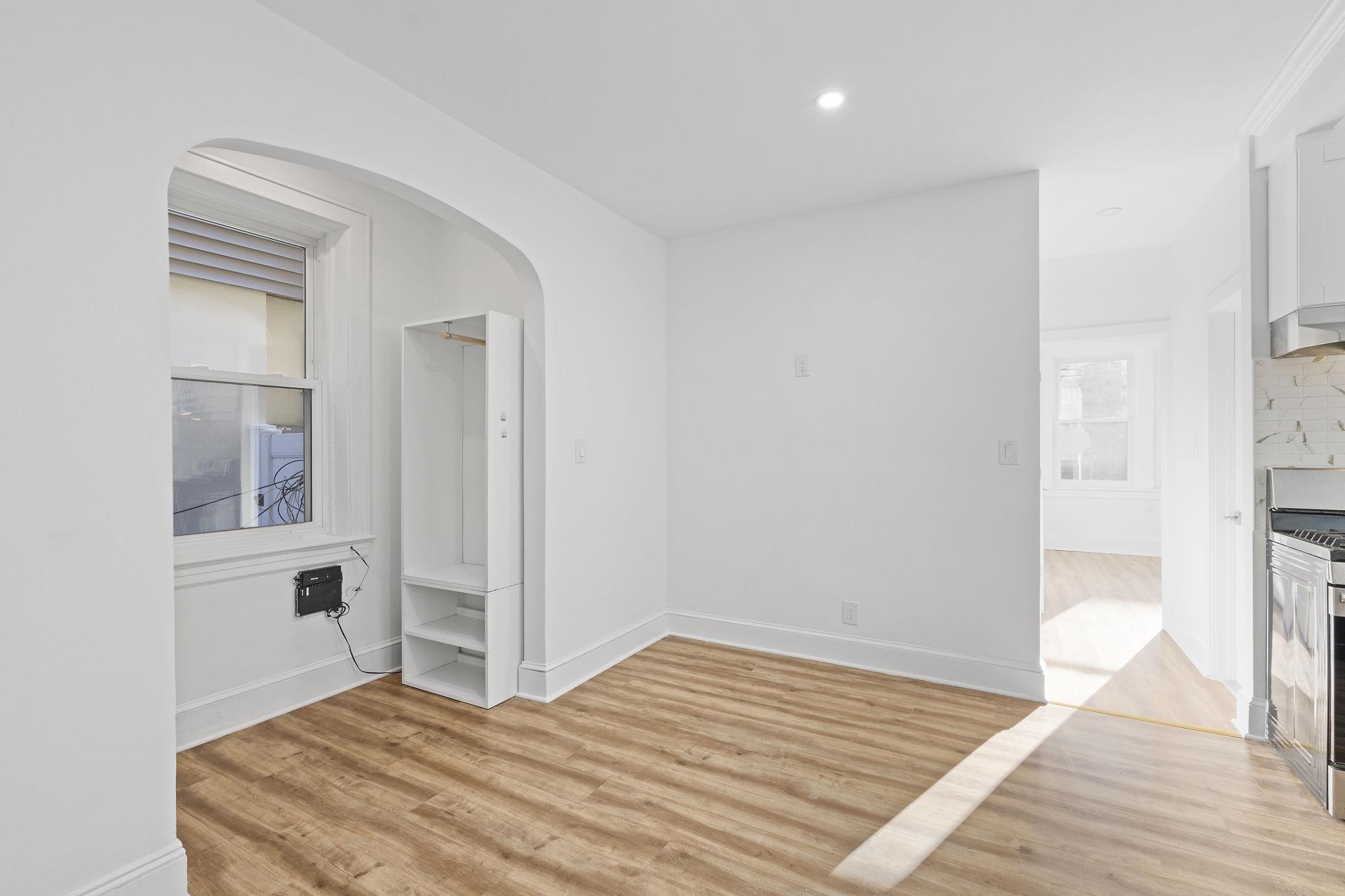 5 LIENAU PL Unit: 1F