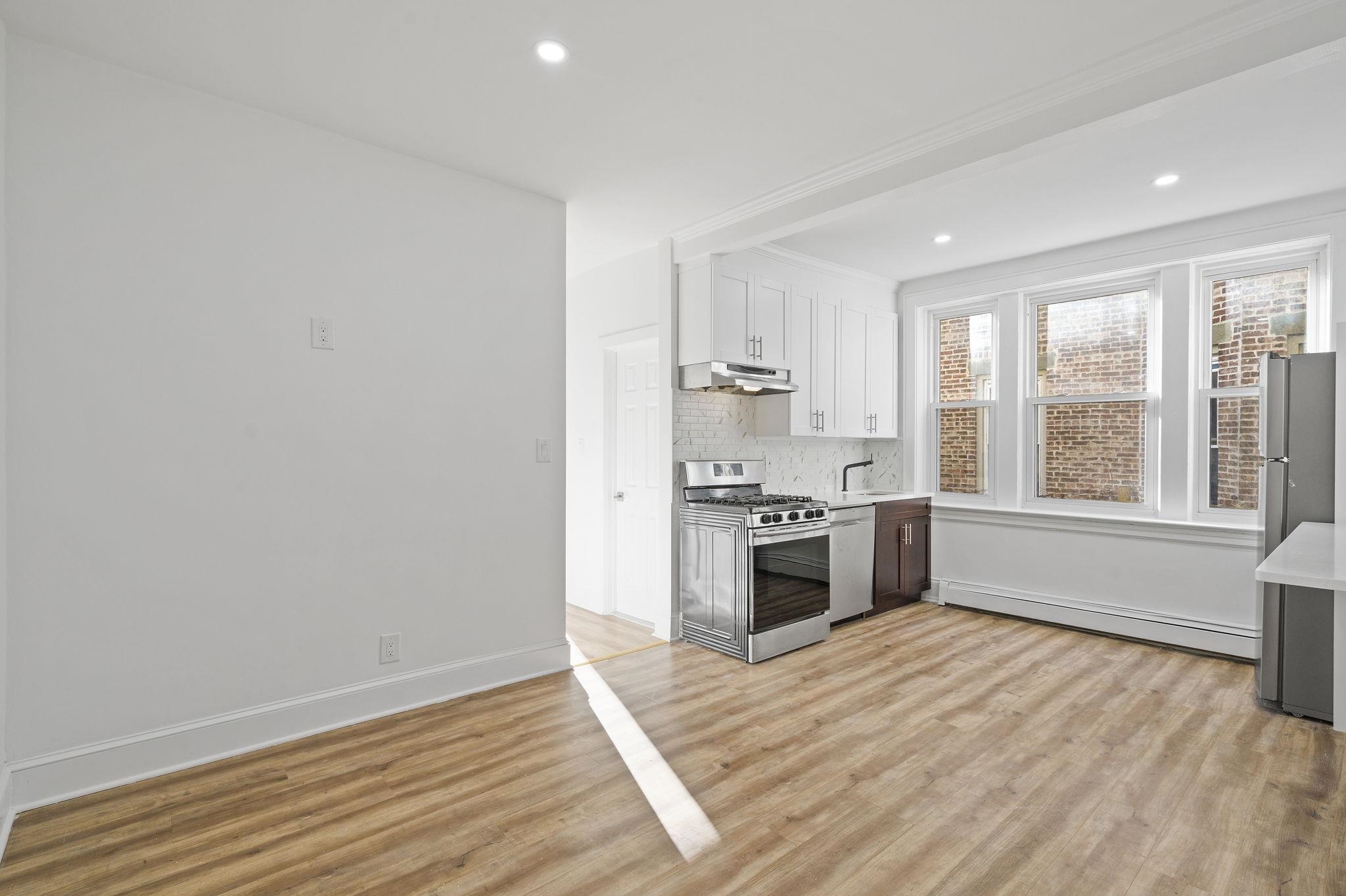 5 LIENAU PL Unit: 1F