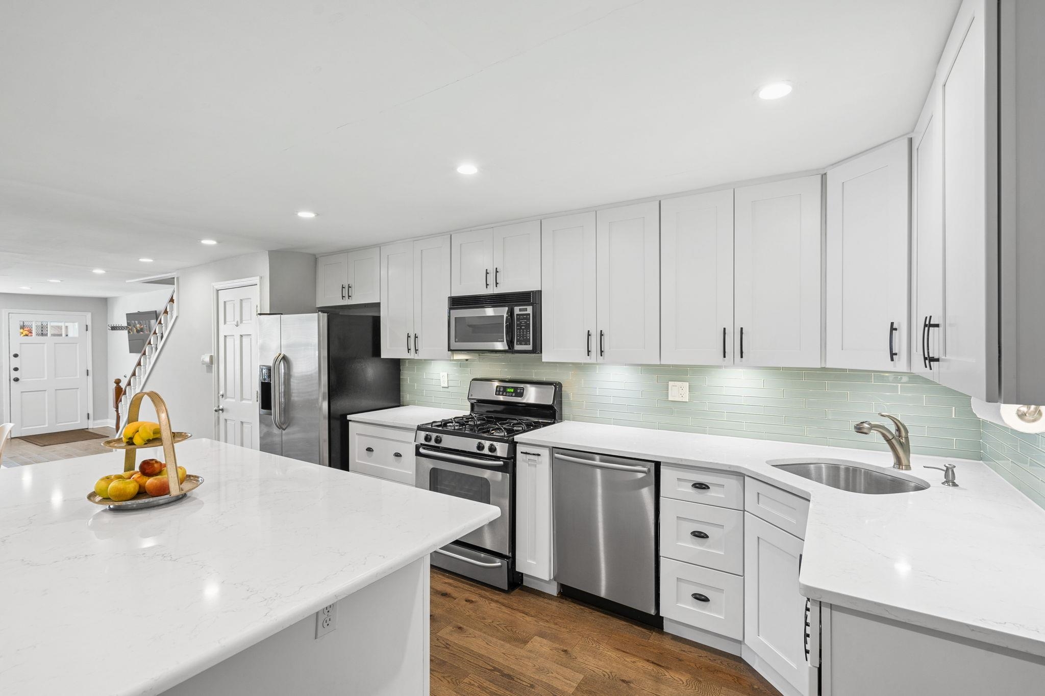 331 VARICK ST Unit: 1